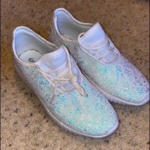 White metallic glitter sneaker